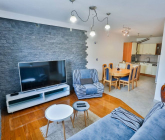 Apartments Lenka - Two Bedroom Apartment With Gard
