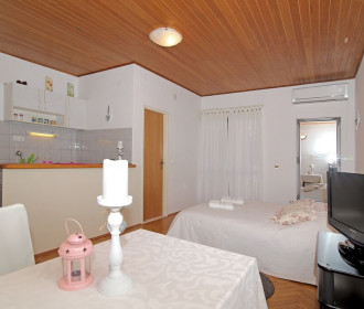 Apartments Sweet Romantic-Studio With Balcony