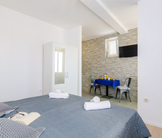 Miracle Apartments - Comfort Studio Apartment With