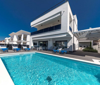 Luxury Villa Magica