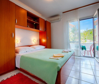Apartments Malo Lago - One-Bedroom Apartment With