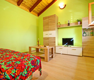 Green Dream House - Two Bedroom House With Terrace