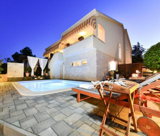 Holiday Home, Pridraga-Villa Bella Eh7+1